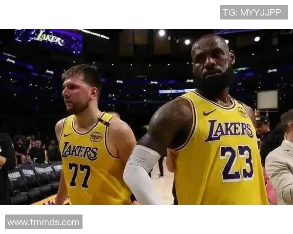 1999年湖人对决勇士的经典对抗赛回顾与分析